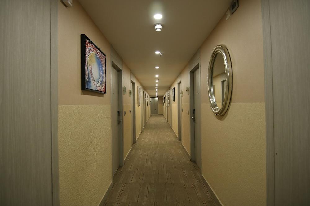 Golden Tulip Saltlake Калькутта Экстерьер фото